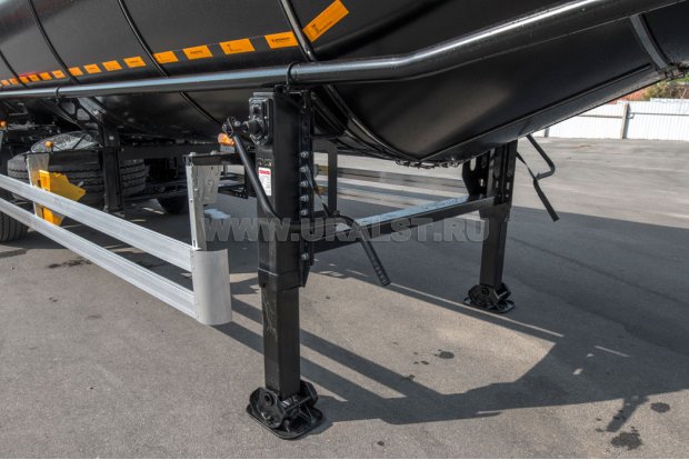 Опорное устройство полуприцепа