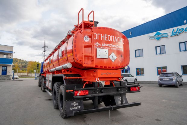 Лестница на площадку обслуживания цистерны