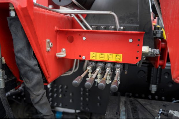 Рычаги управления КМУ и опорами