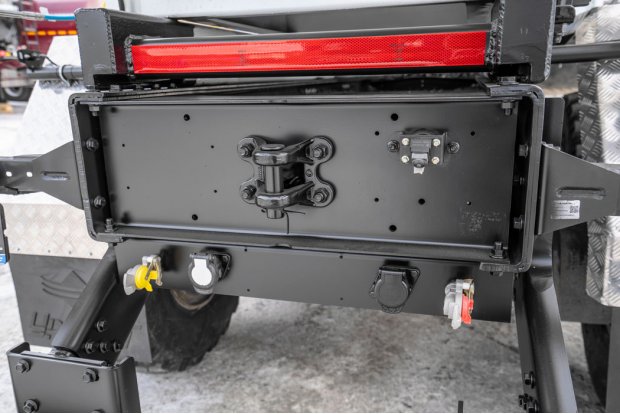 Буксировочная петля