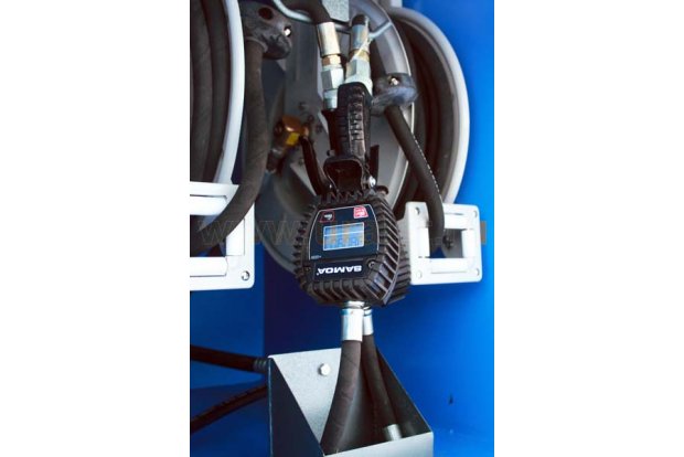 Маслораздаточные катушки с раздаточными пистолетами и счетчиками масла