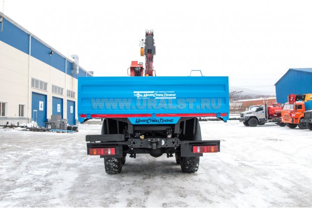 Автомобиль бортовой Камаз 43118-46 с краном-манипулятором ИТ-150