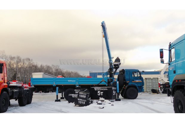 Автомобиль бортовой Камаз 43118-46 с КМУ DONGYANG SS1926