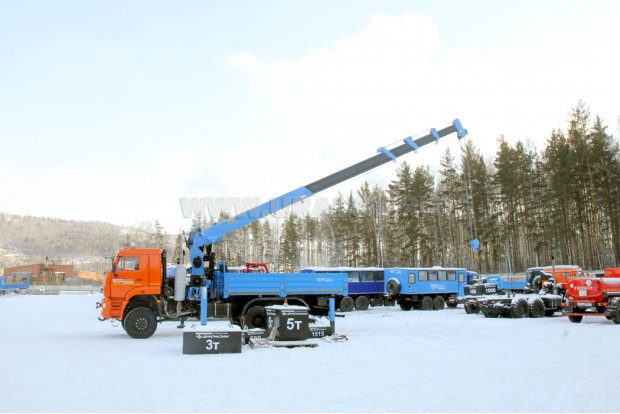 Бортовой Камаз 65225-43 с КМУ DongYang SS2725LB