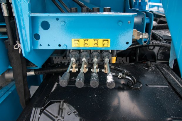 Пульт управления аутригерами