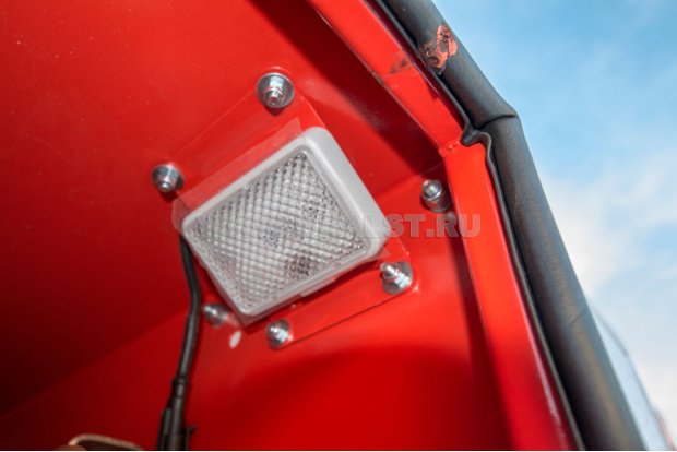 Плафон освещения отсека