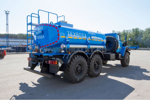 Автоцистерна для технической воды АЦВ-8 УСТ 5453 Урал 4320-1951-60