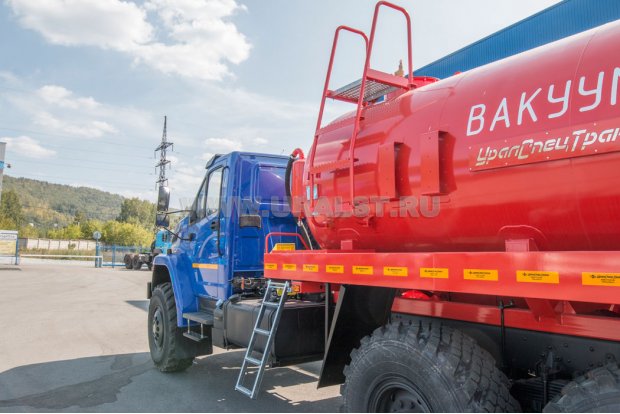 Лестница на площадку обслуживания цистерны