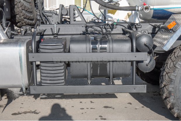 Боковая защита УСТ и топливный бак