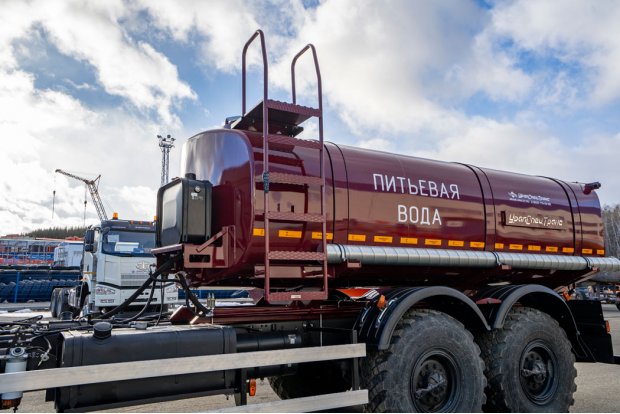 Лестница для подъема на площадку обслуживания цистерны