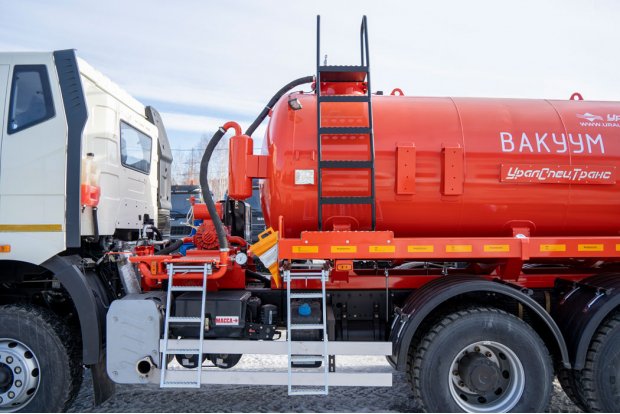 Лестница на площадку обслуживания цистерны