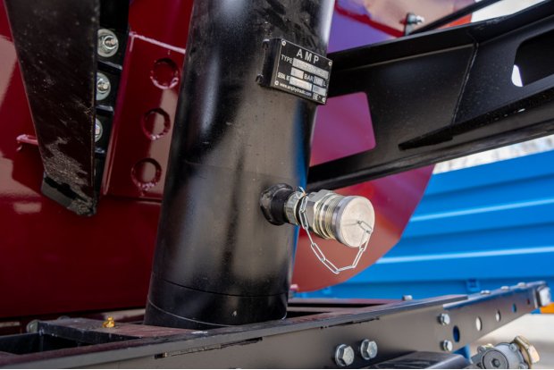 Крепление гидроцилиндра