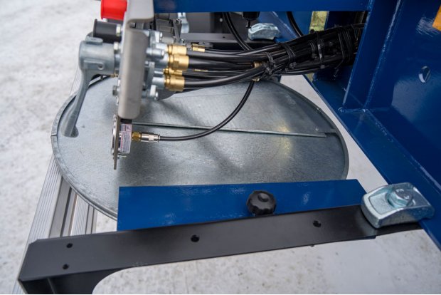 Предупреждающий знак с опорой