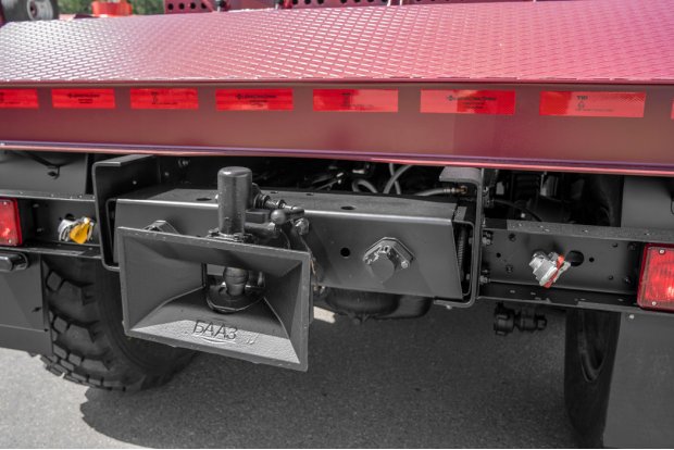 Заднее сцепное устройство