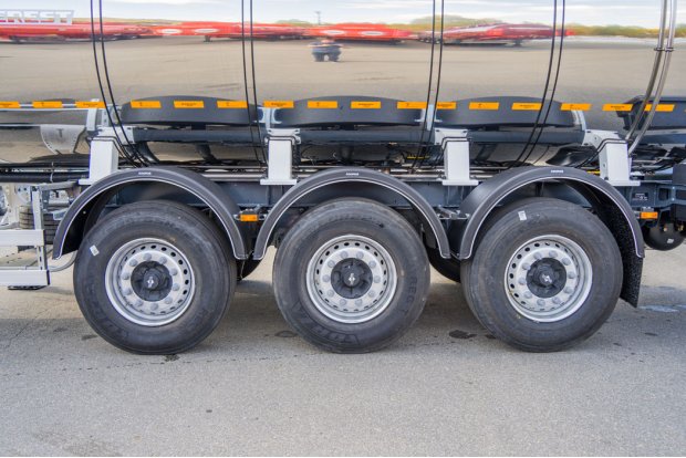 Оси полуприцепа, передняя подъемная ось