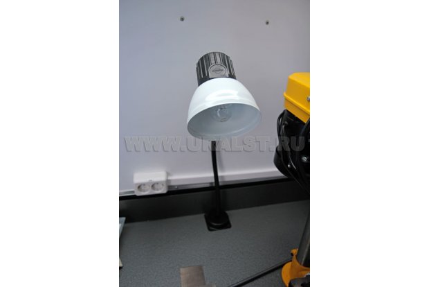 Настольный светильник