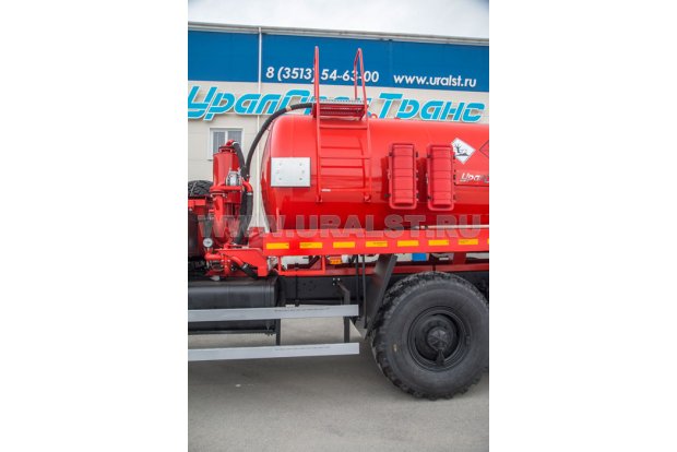 Лестница на площадку обслуживания