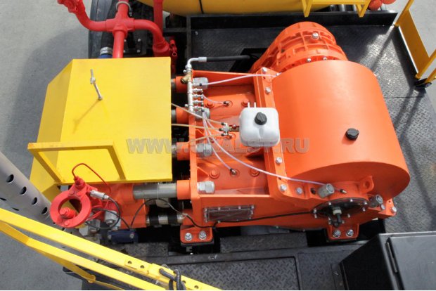 Установка для кислотной обработки скважин СИН-32