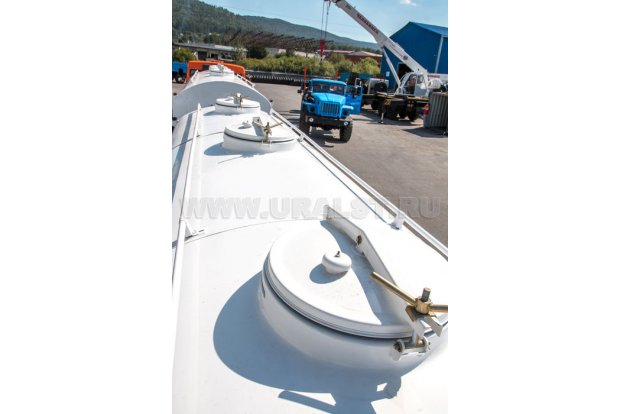 Прицеп-цистерна для воды