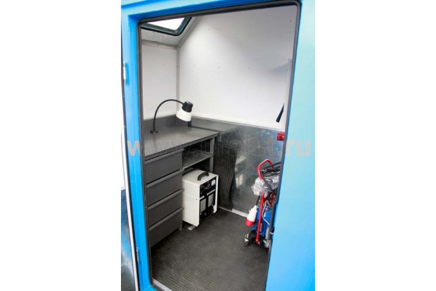 Вход в ремонтный отсек