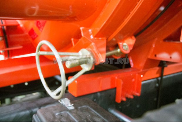 Запор днища