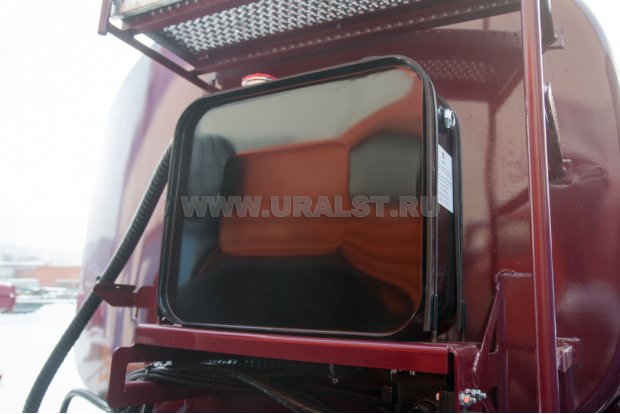 Бак гидросистемы привода насоса