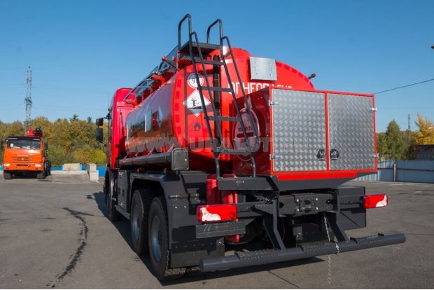 Лестница на площадку обслуживания цистерны