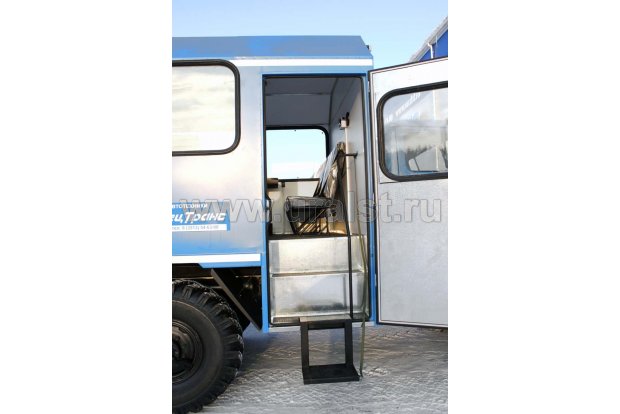 Вход в пассажирский отсек