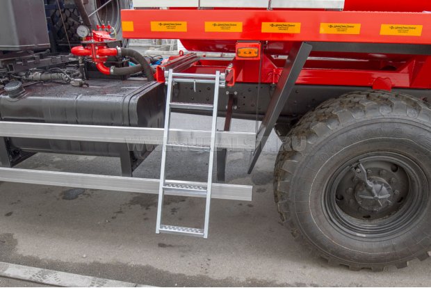 Выдвижная лестница