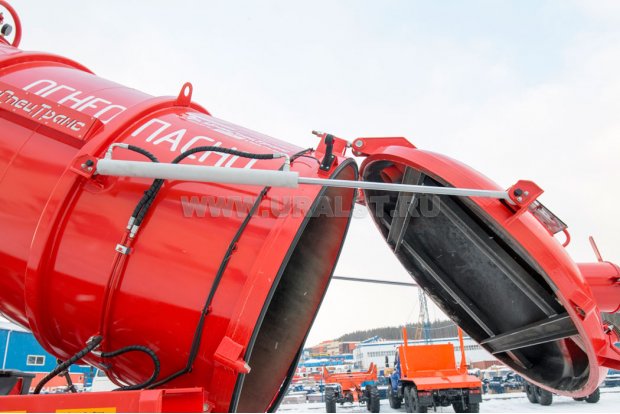 Гидроцилиндр открывающегося днища