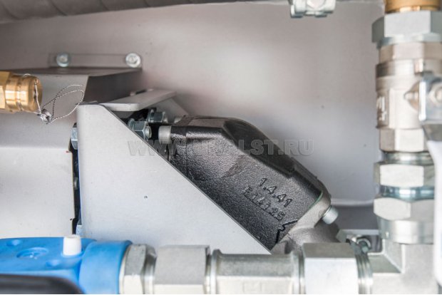 Гидромотор привода насоса высокого давления