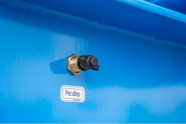 Штуцер подкачки колес