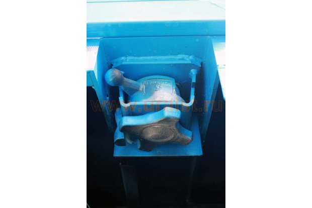 Контейнеровозные фитинги на бортовой платформе АРС