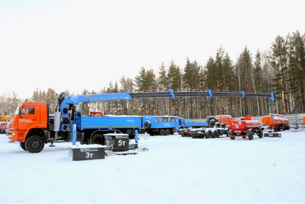 Бортовой автомобиль с КМУ DongYang SS2725LB