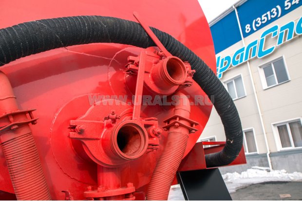 Сливной узел емкости