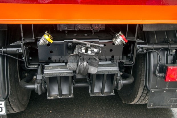 Заднее сцепное устройство