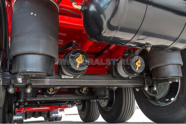 Пневмоподвеска полуприцепа цистерны