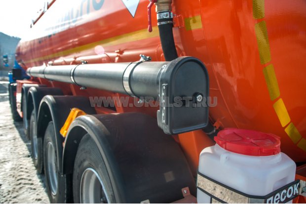 Пенал для размещения напорно-всасывающего рукава