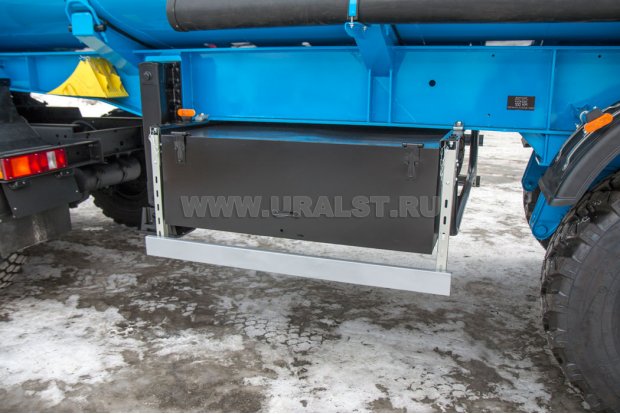 Боковая защита полуприцепа цистерны для техводы УСТ