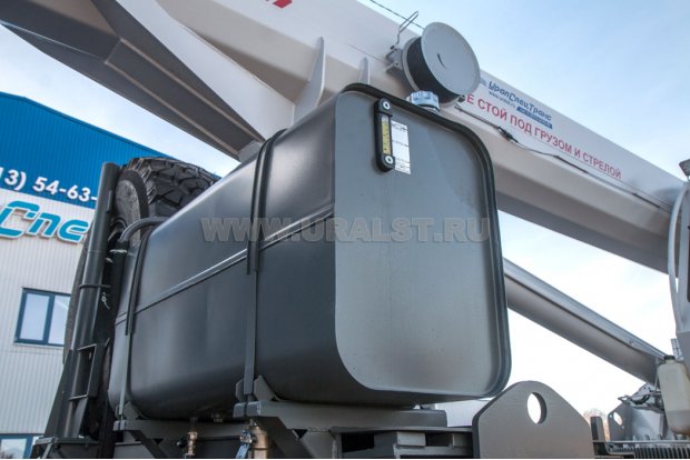 Бак гидросистемы крана