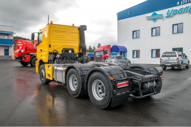 Седельный тягач Камаз 65206-007-87