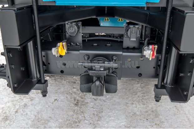 Заднее сцепное устройство