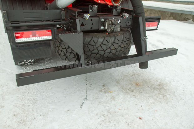 Задний противоподкатный брус