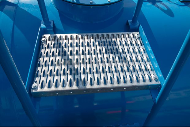 Площадка обслуживания заливной горловины