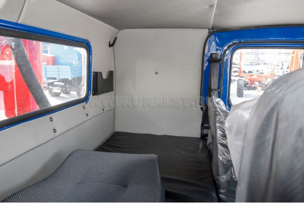 Спальное место в кабине водителя