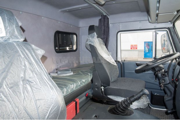 Спальное место в кабине водителя