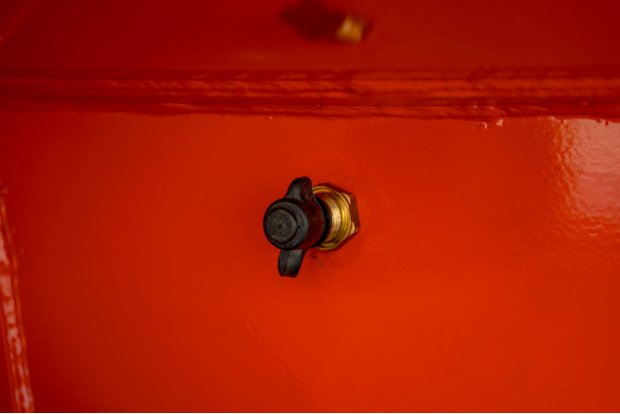 Штуцер подкачки колес