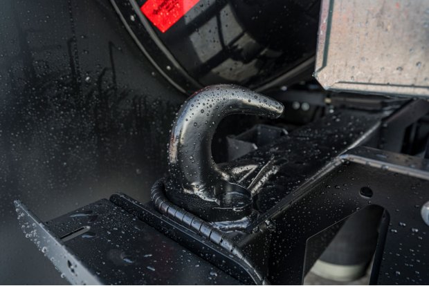 Буксировочный крюк