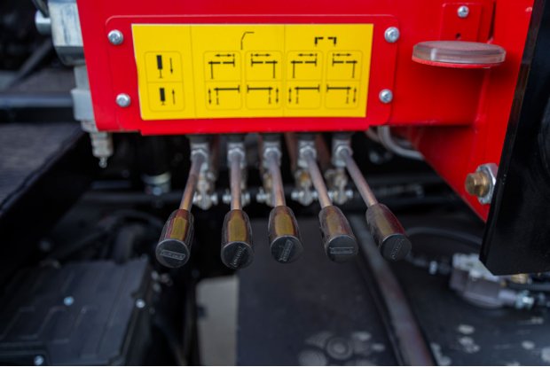 Рычаги управления КМУ и опорами