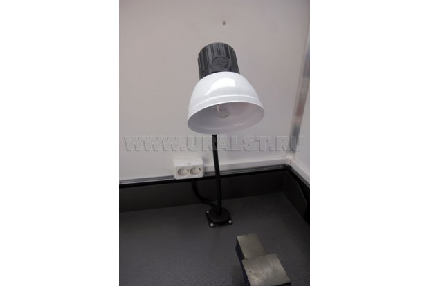 Настольный светильник